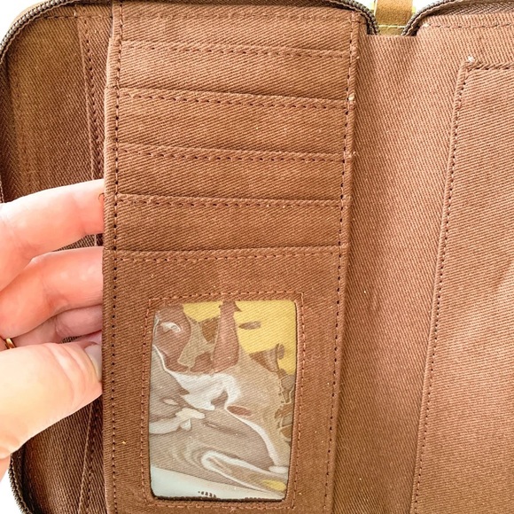 NWT Wallet - Crossbody Wallet with detachable strap. Fabric and leather. - Picture 7 of 9